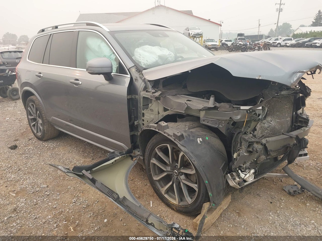 YV4A22PK3J1****** · 2018 VOLVO XC90 T6 MOMENTUM