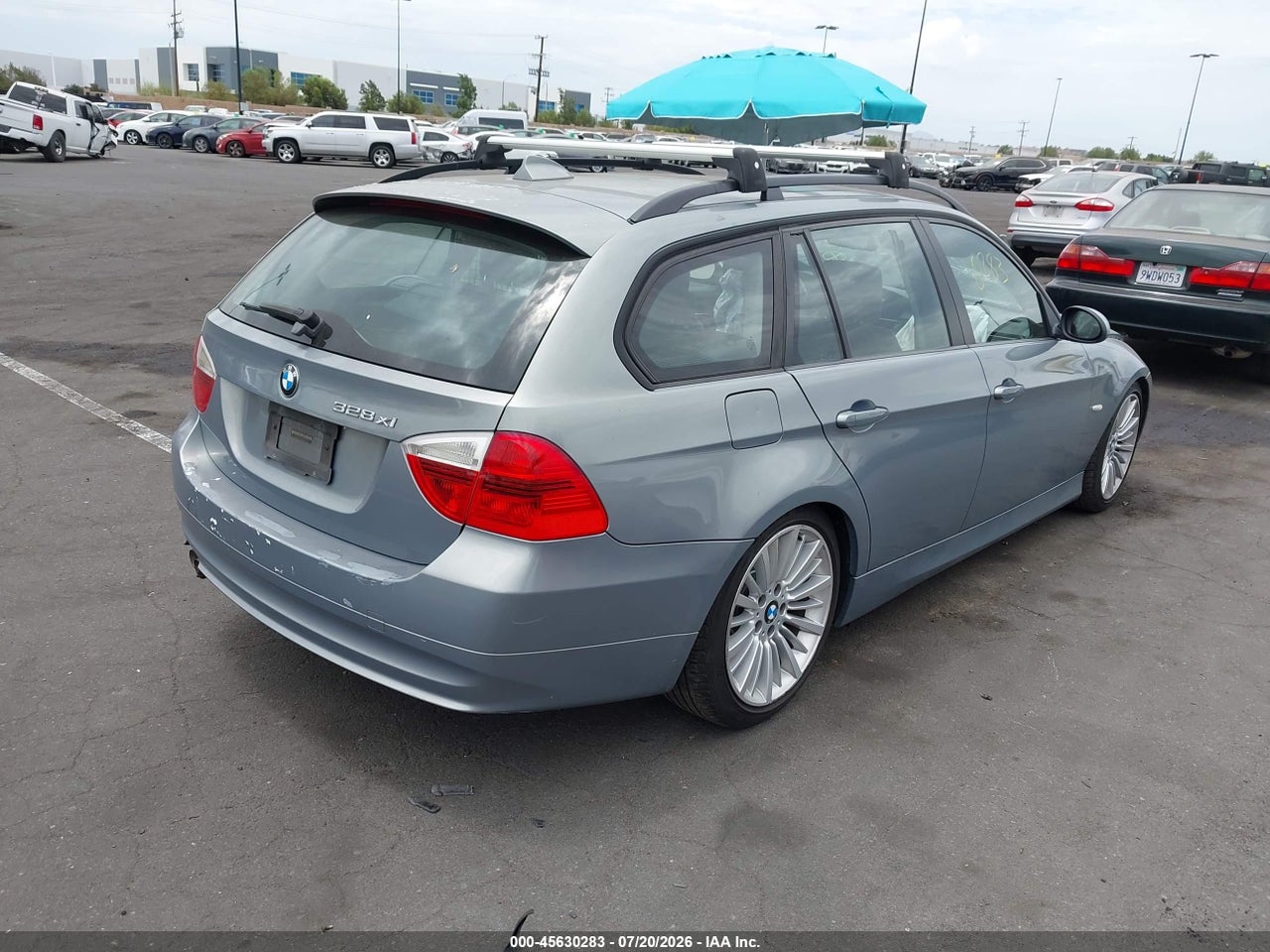 2007 BMW 328XI   · 4/11
