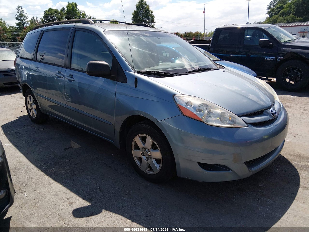 5TDZK23C28S****** · 2008 TOYOTA SIENNA LE