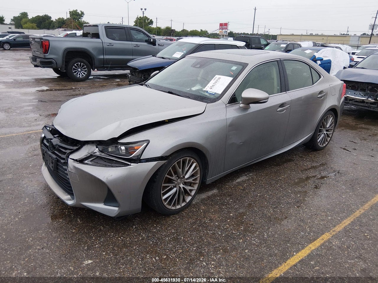 2017 LEXUS IS 200T · 2/10