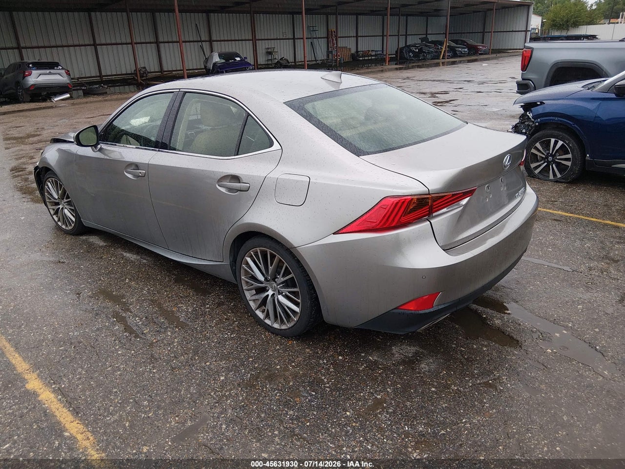2017 LEXUS IS 200T · 3/10