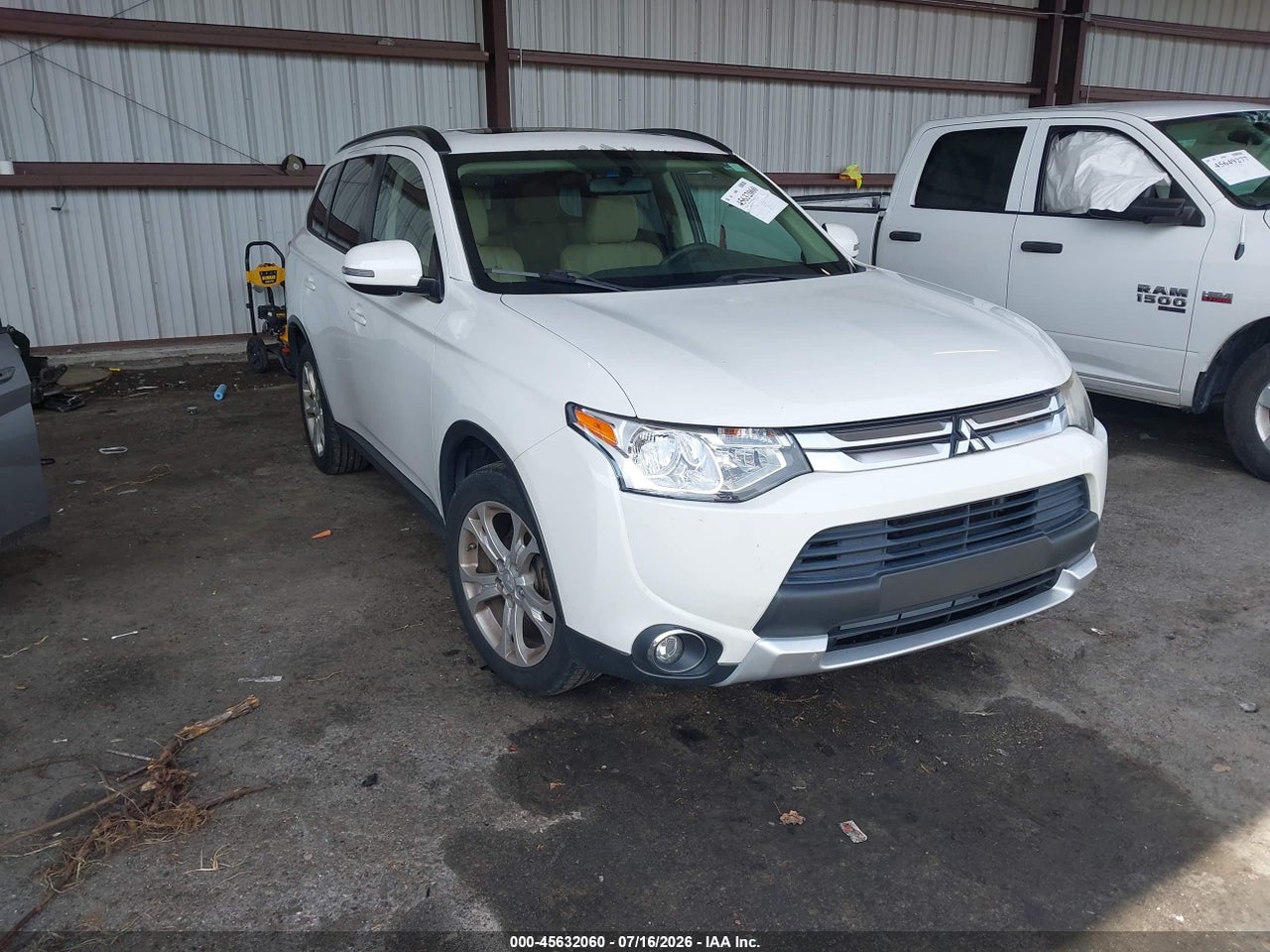 JA4AZ3A39FZ****** · 2015 MITSUBISHI OUTLANDER SE