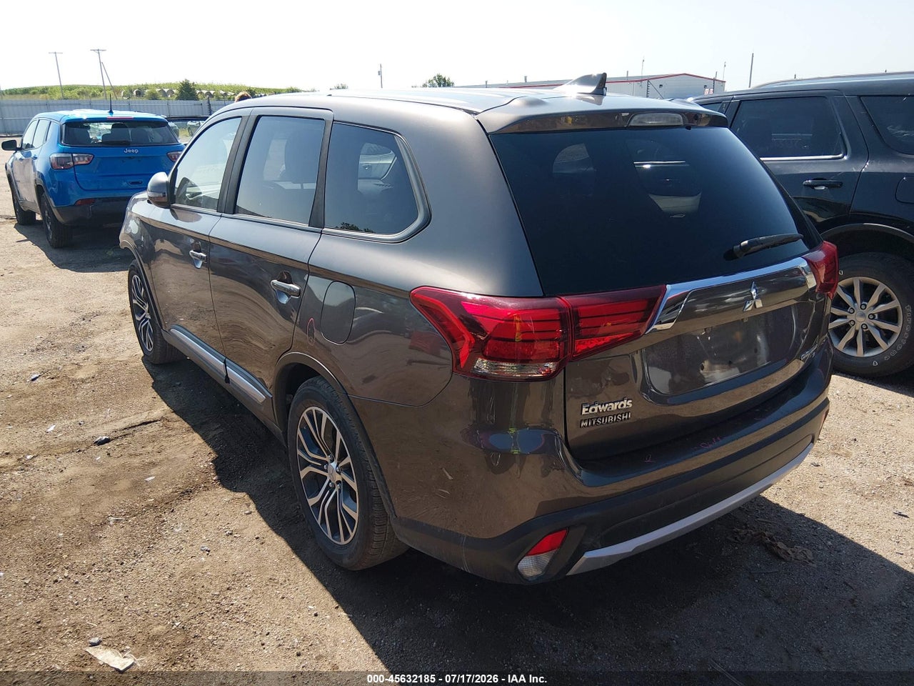 2017 MITSUBISHI OUTLANDER SE/SEL · 3/11