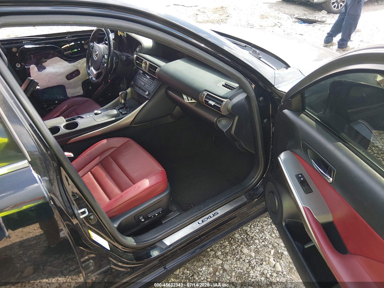 2016 LEXUS IS 200T · 5/11
