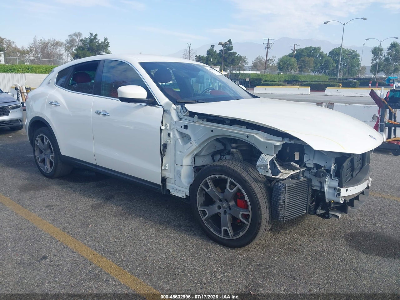 ZN661XUAXJX****** · 2018 MASERATI LEVANTE
