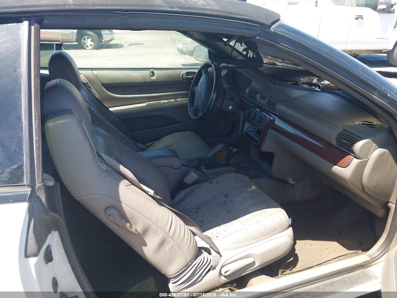 2001 CHRYSLER SEBRING LXI · 5/10