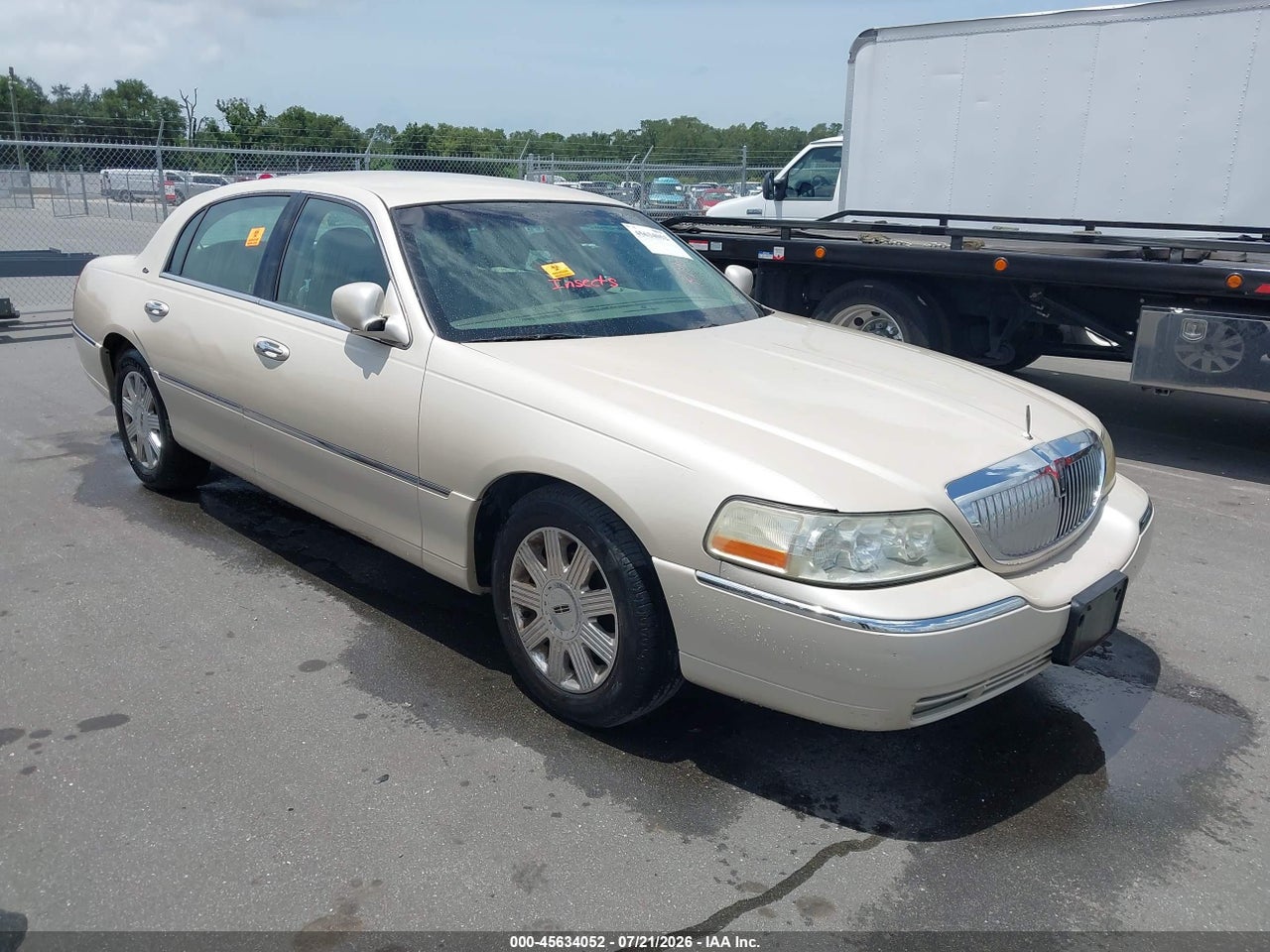 1LNHM83W93Y****** · 2003 LINCOLN TOWN CAR CARTIER