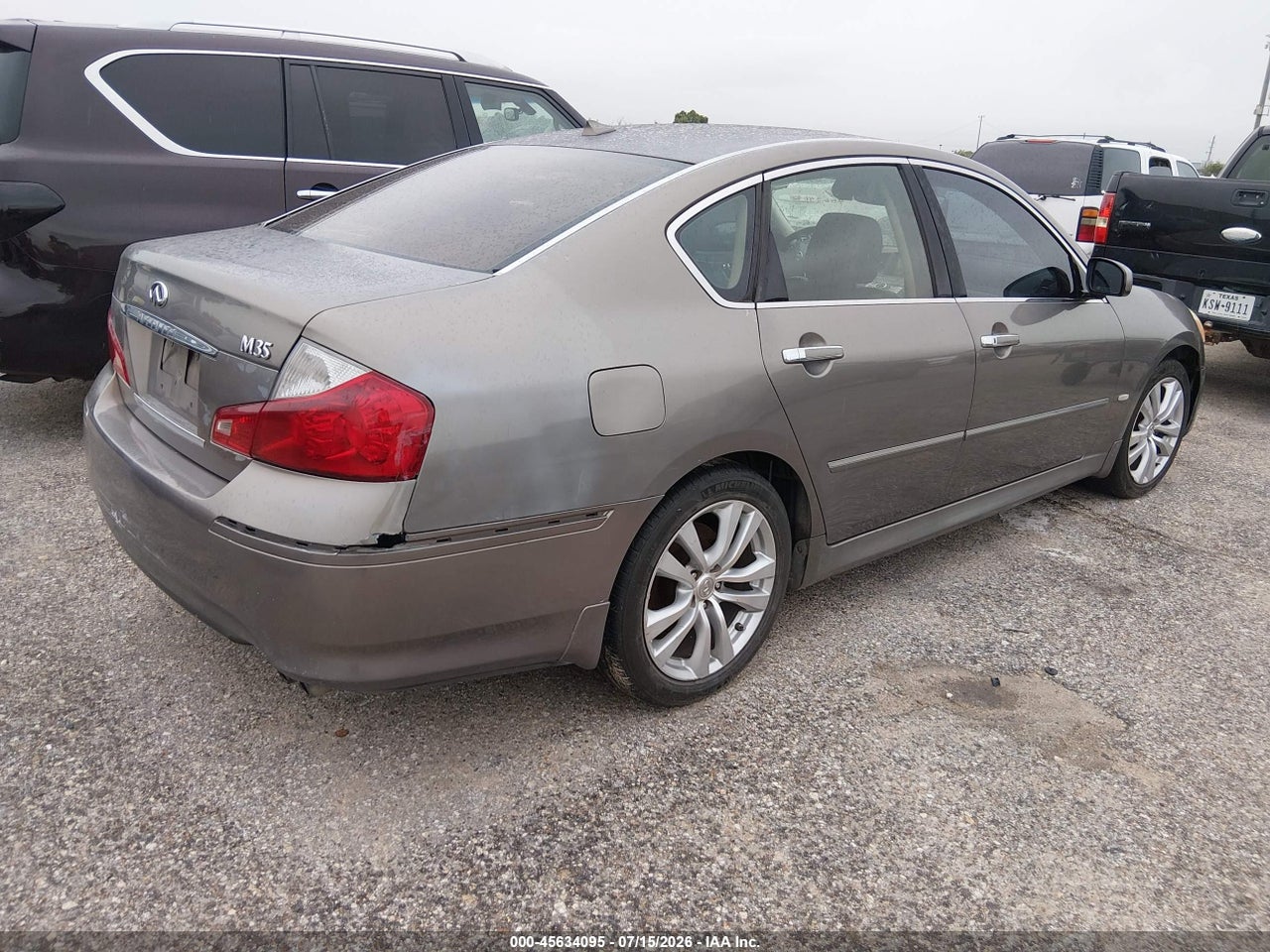 2008 INFINITI M35 · 4/11