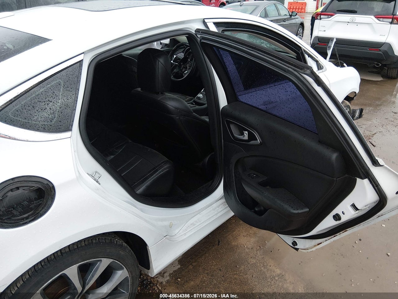 1C3CCCCG1GN****** · 2016 CHRYSLER 200 C · 8/11