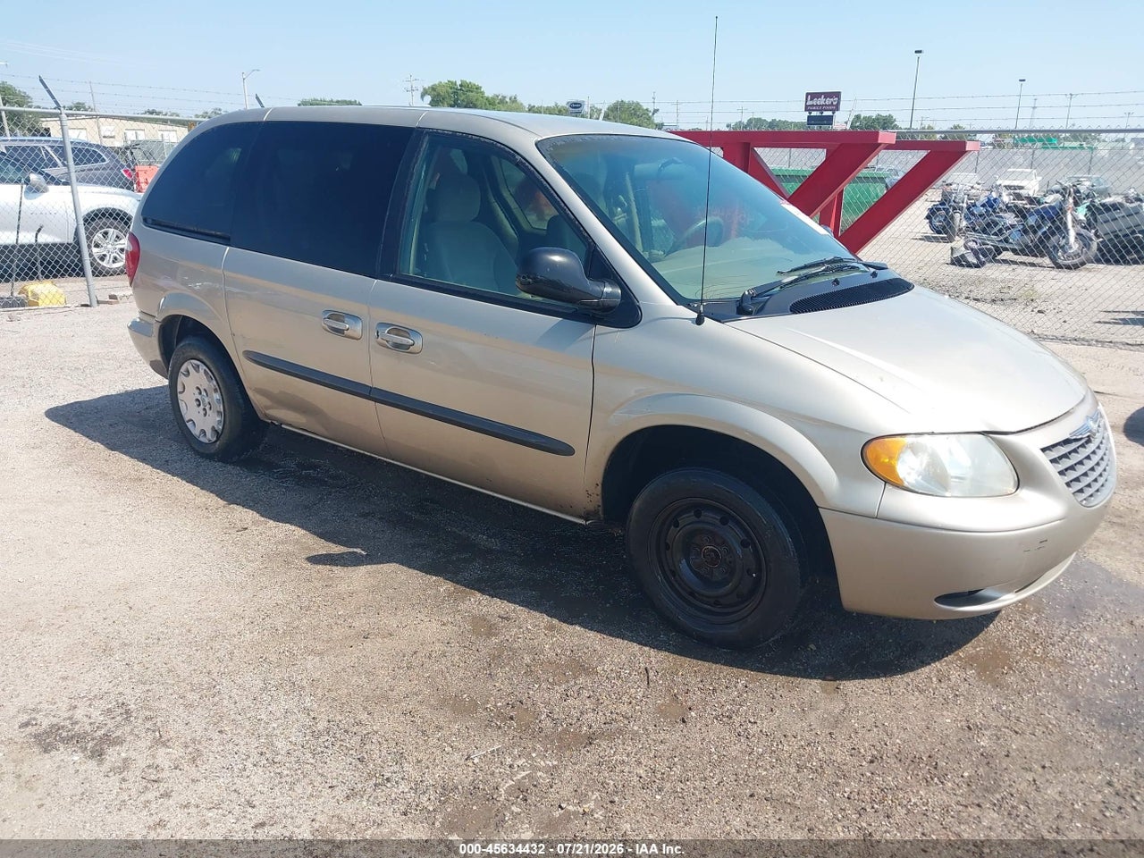 1C8GJ45332B****** · 2002 CHRYSLER VOYAGER LX