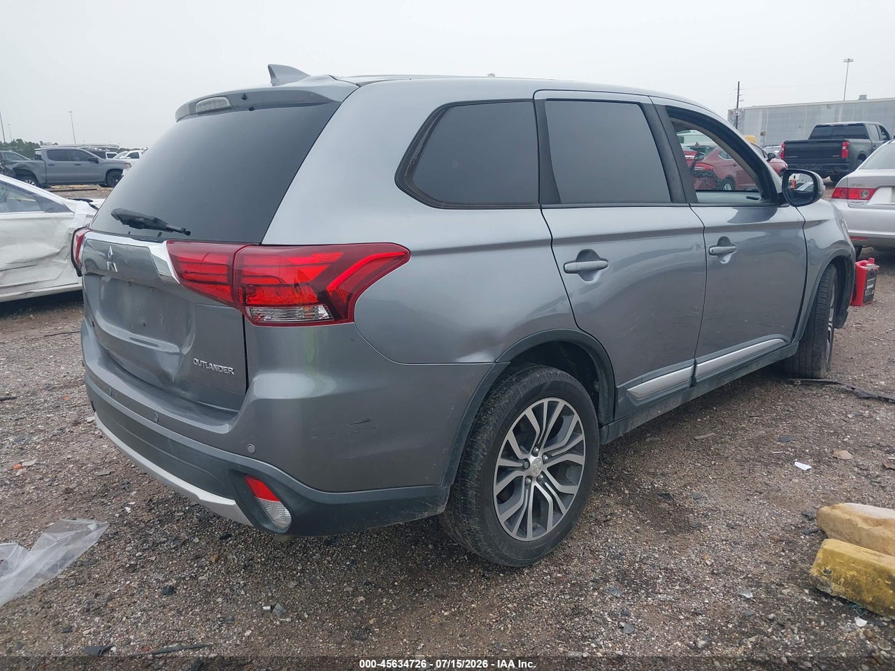 2017 MITSUBISHI OUTLANDER SE · 4/11