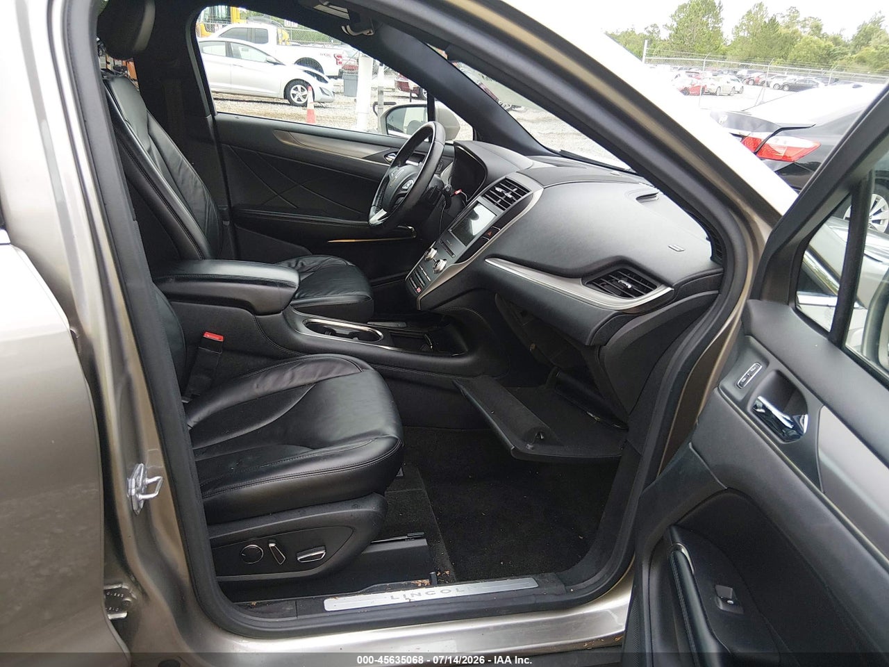2016 LINCOLN MKC SELECT · 5/11