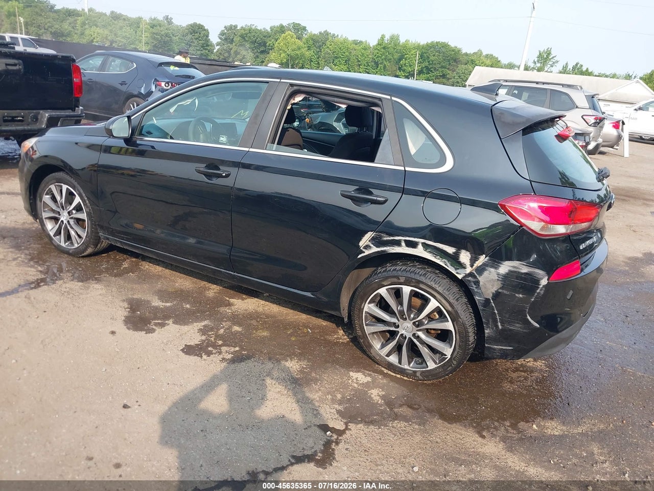 2018 HYUNDAI ELANTRA GT   · 3/11