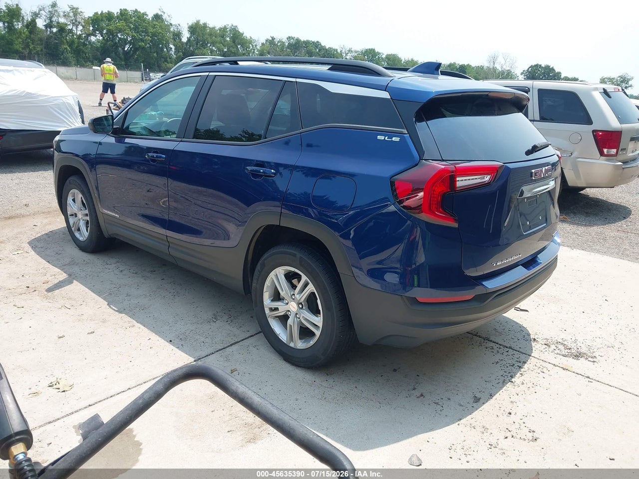 2023 GMC TERRAIN AWD SLE · 3/11