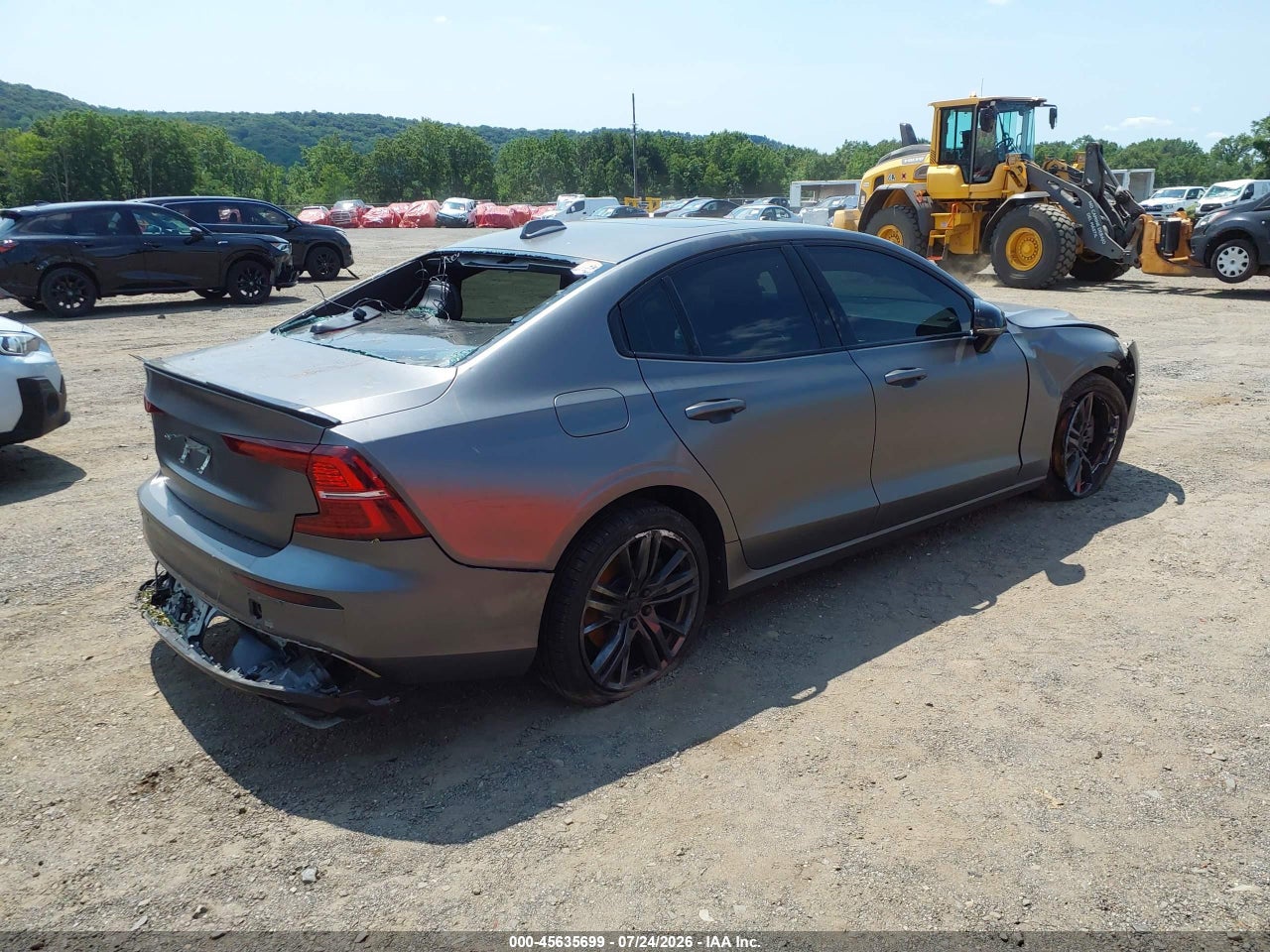 2021 VOLVO S60 T6 R-DESIGN · 4/10