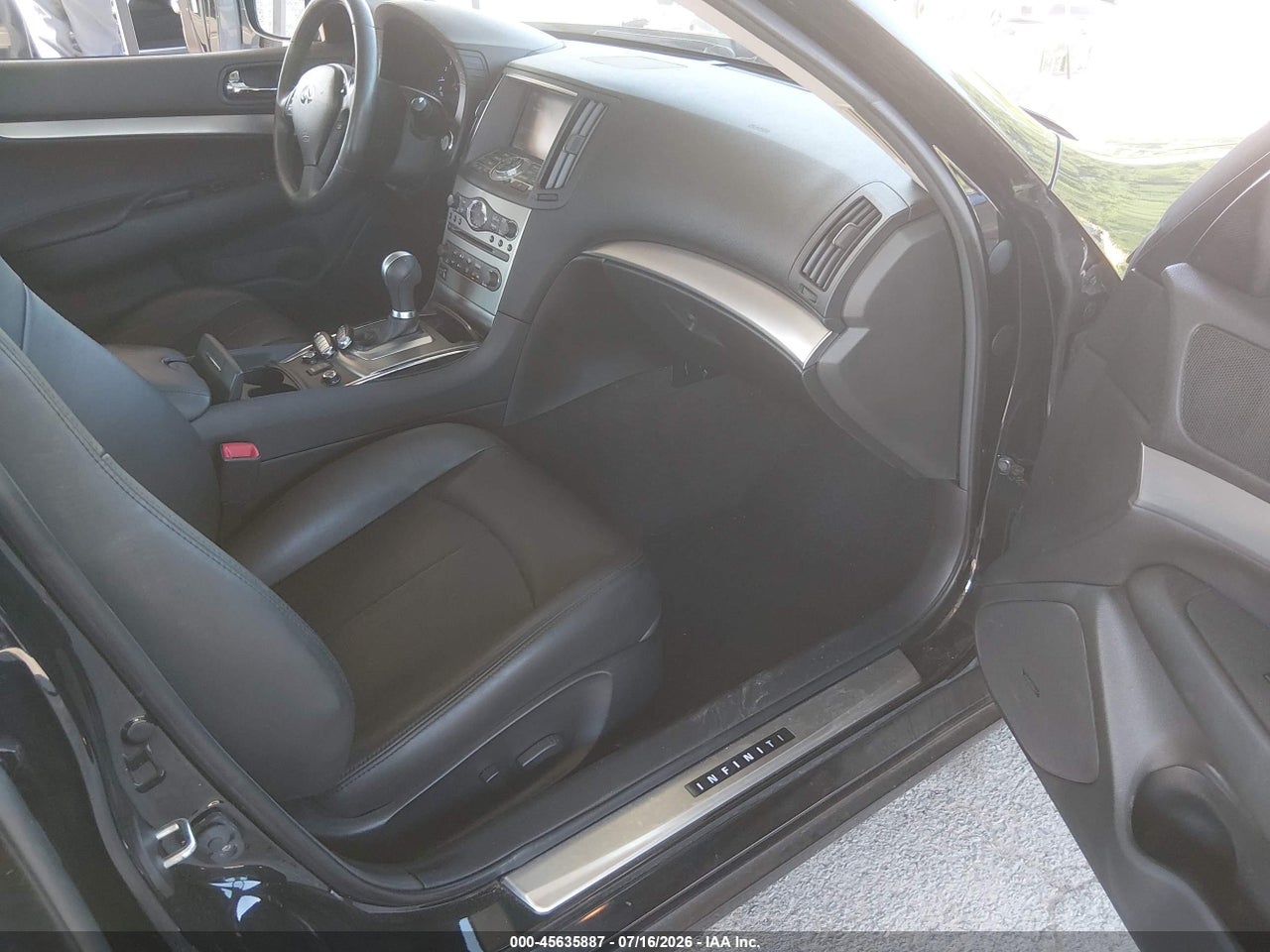 2015 INFINITI Q40 · 5/11