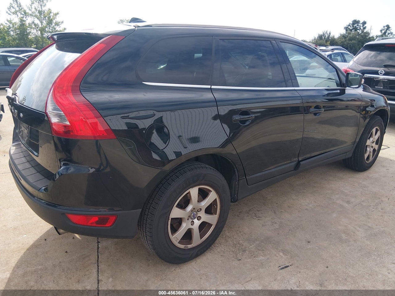 2012 VOLVO XC60 3.2/3.2 PLATINUM/3.2 PREMIER/3.2 PREMIER PLUS · 4/11