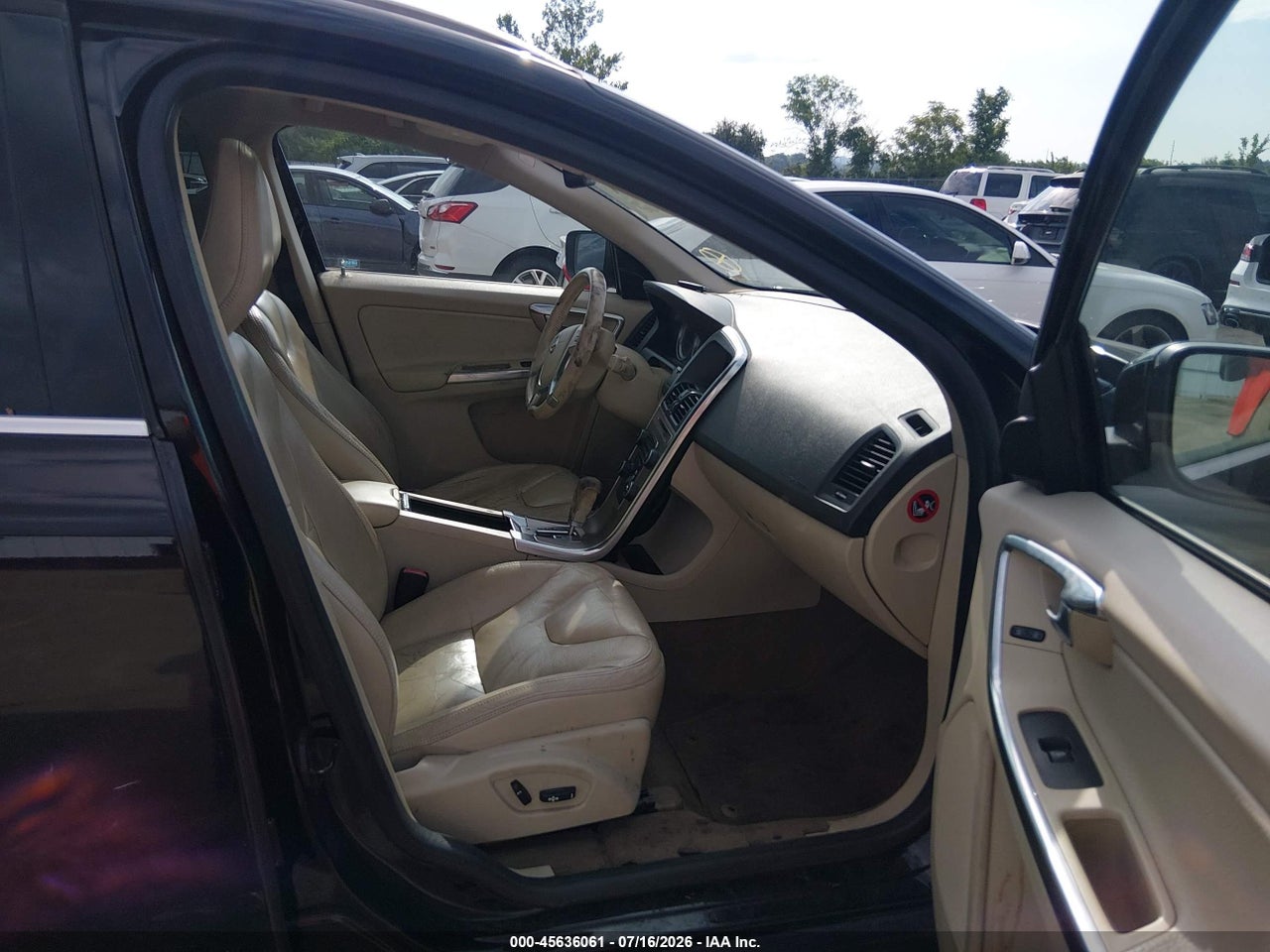 2012 VOLVO XC60 3.2/3.2 PLATINUM/3.2 PREMIER/3.2 PREMIER PLUS · 5/11