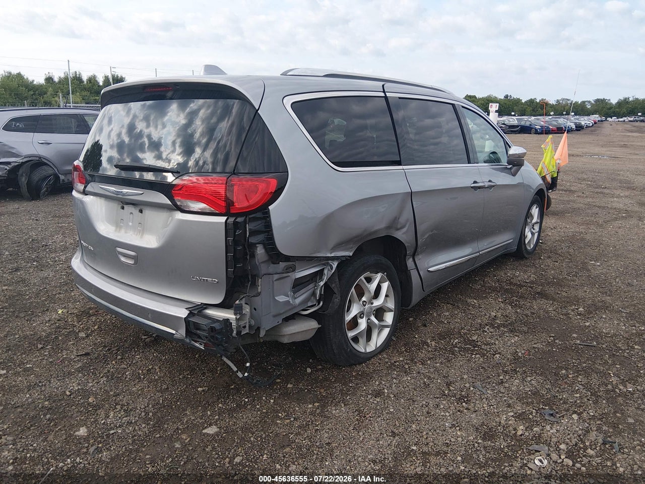 2020 CHRYSLER PACIFICA LIMITED · 4/11