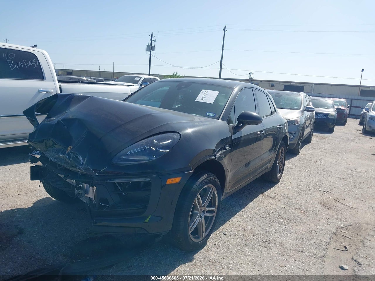 2024 PORSCHE MACAN T · 2/11