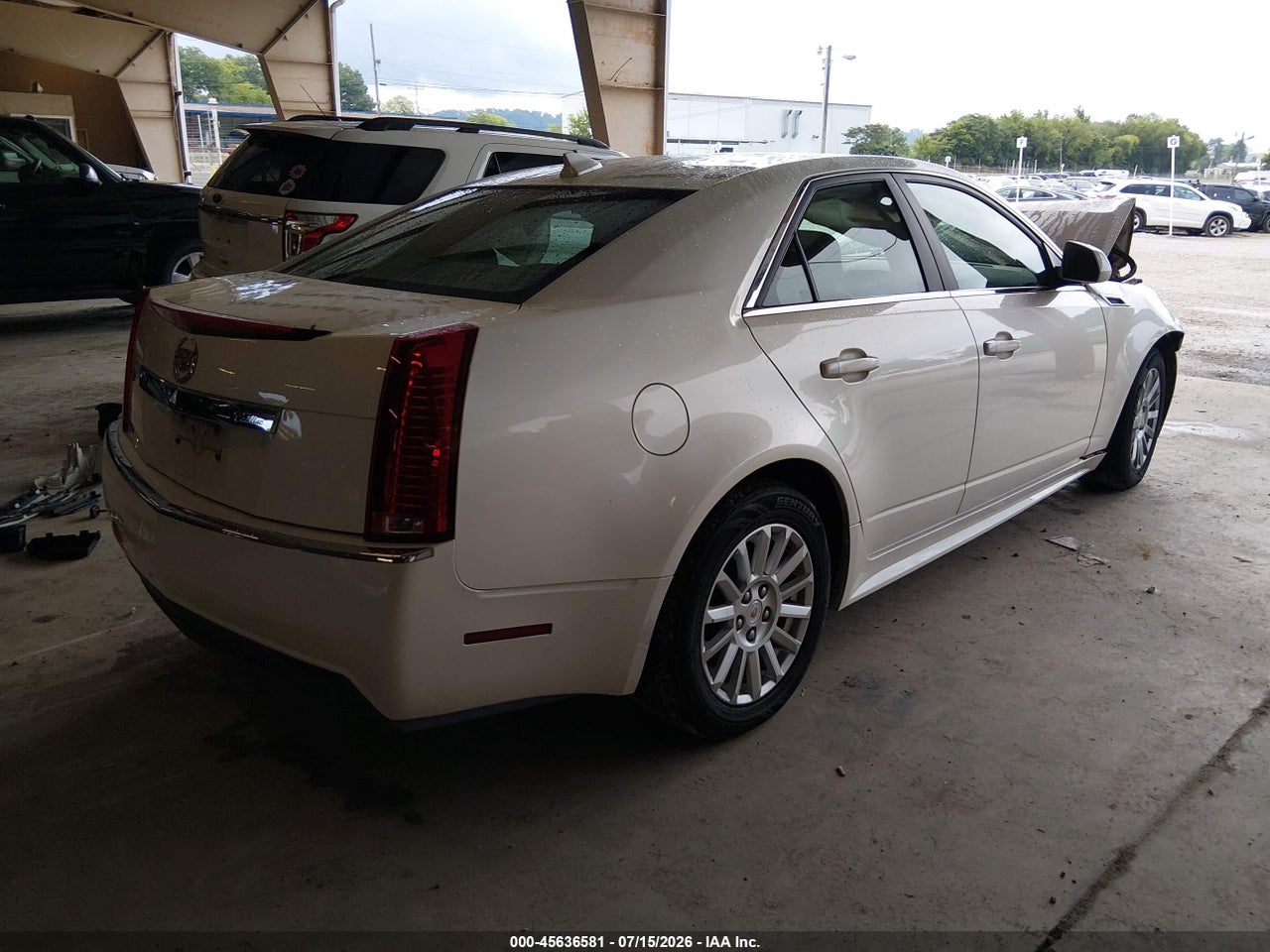 2011 CADILLAC CTS LUXURY · 4/10
