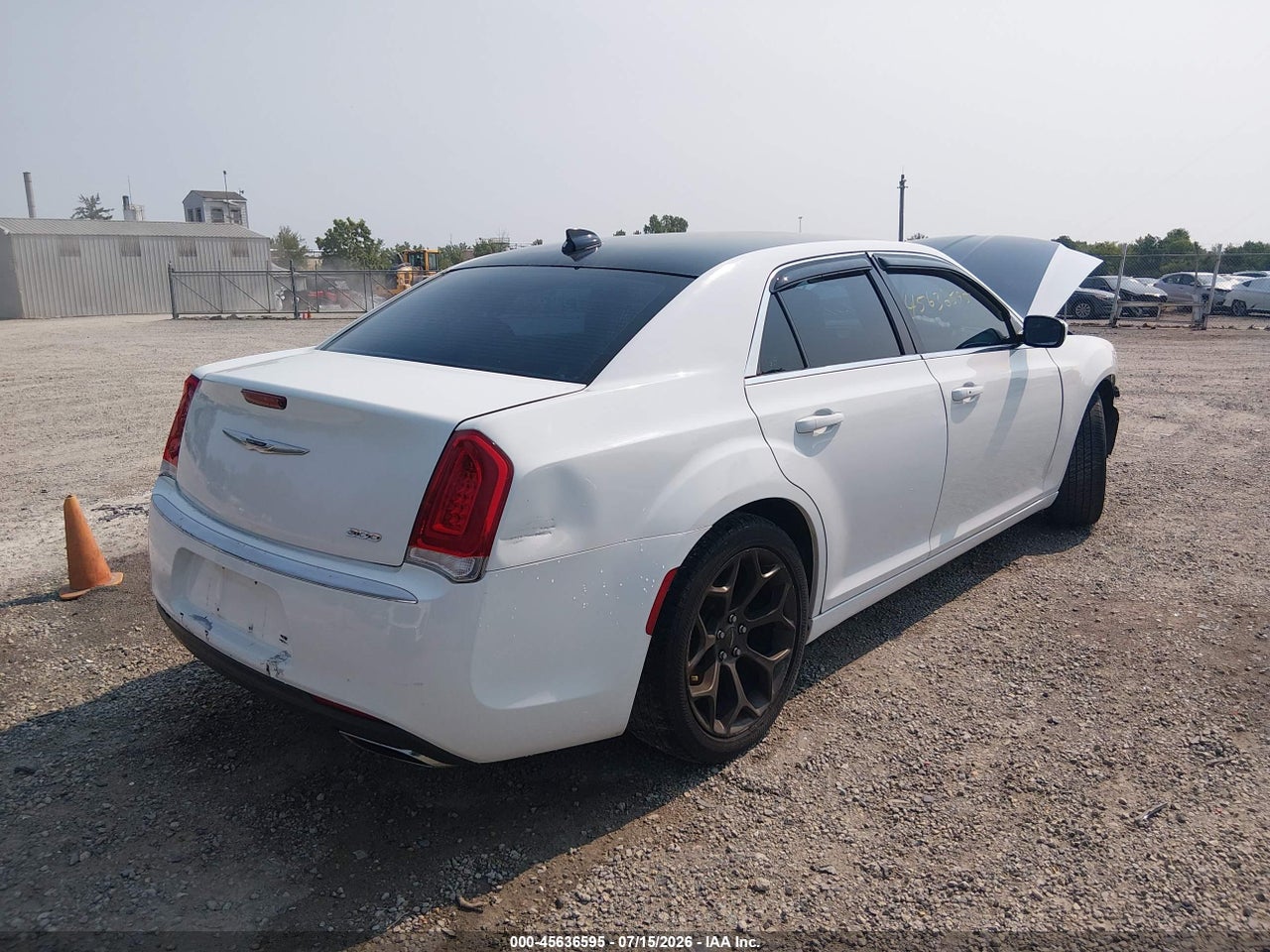 2015 CHRYSLER 300 LIMITED · 4/11