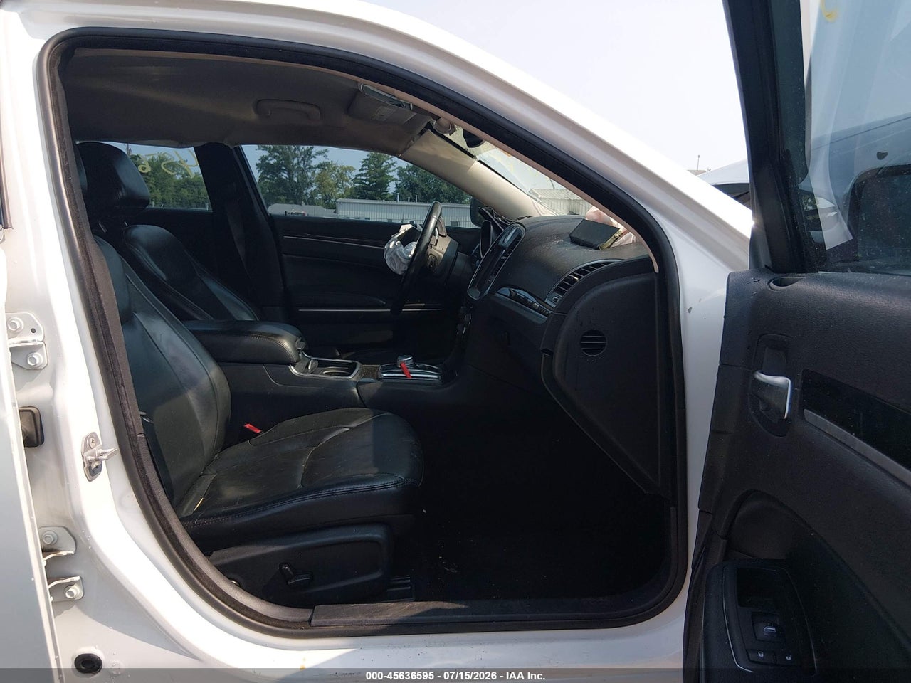 2015 CHRYSLER 300 LIMITED · 5/11