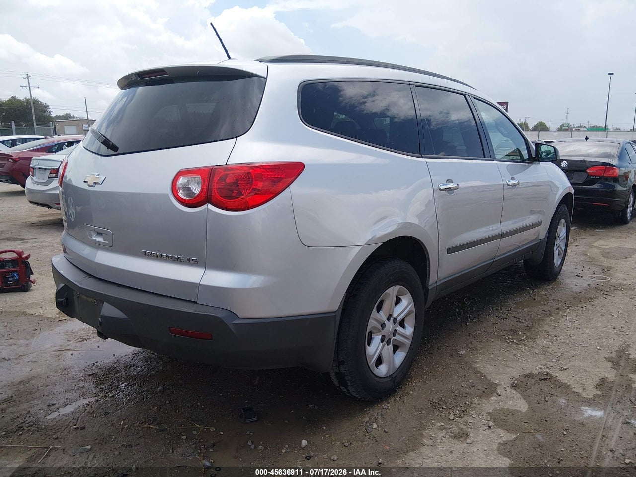 2012 CHEVROLET TRAVERSE LS · 4/11