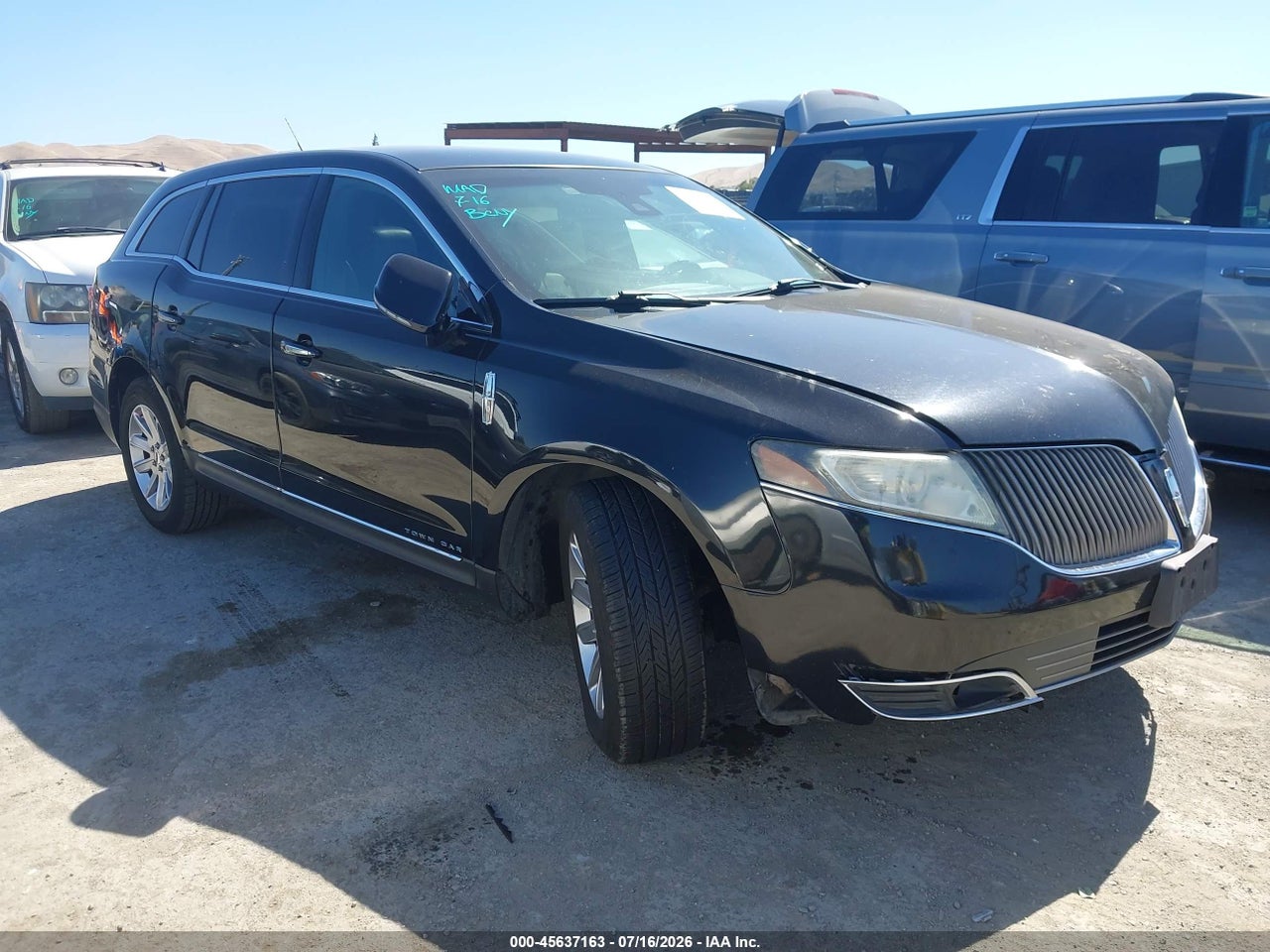 2LMHJ5NK6DB****** · 2013 LINCOLN MKT LIVERY