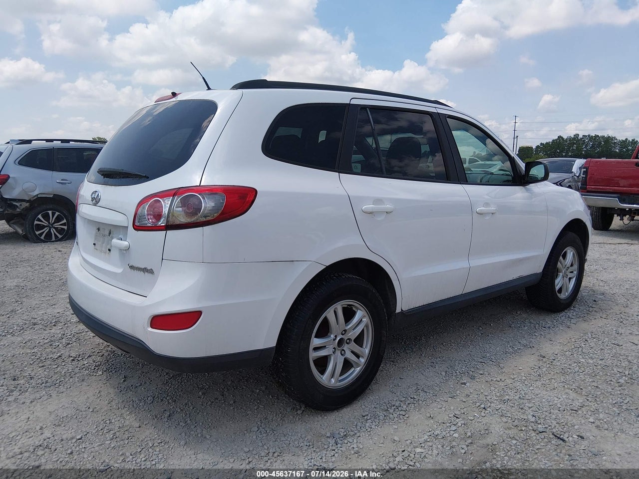 2011 HYUNDAI SANTA FE GLS · 4/11