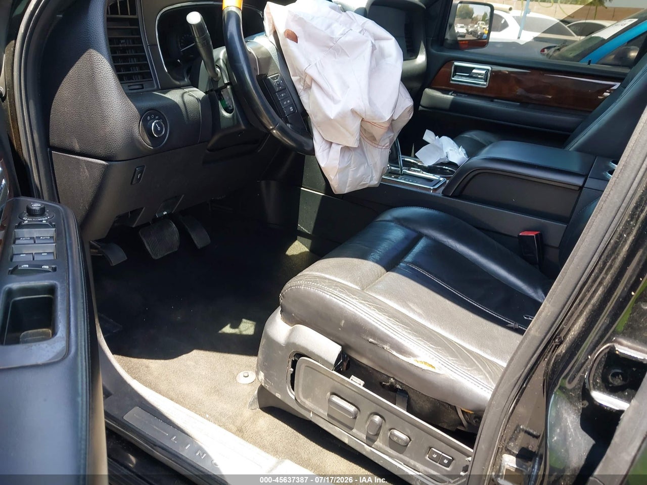 2016 LINCOLN NAVIGATOR L SELECT · 5/10