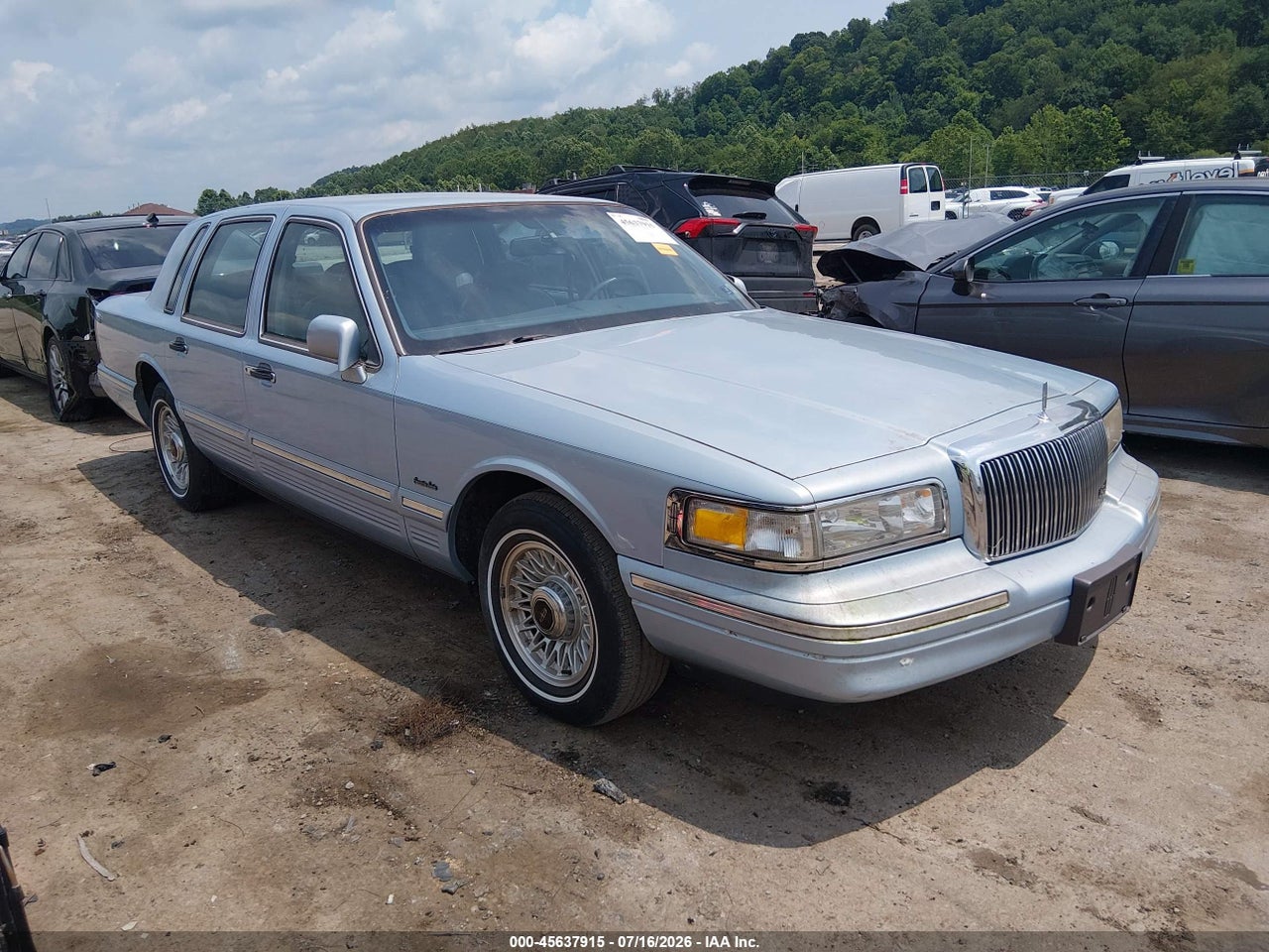1LNLM81W0VY****** · 1997 LINCOLN TOWN CAR EXECUTIVE