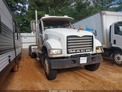 2015 MACK 700 GU700