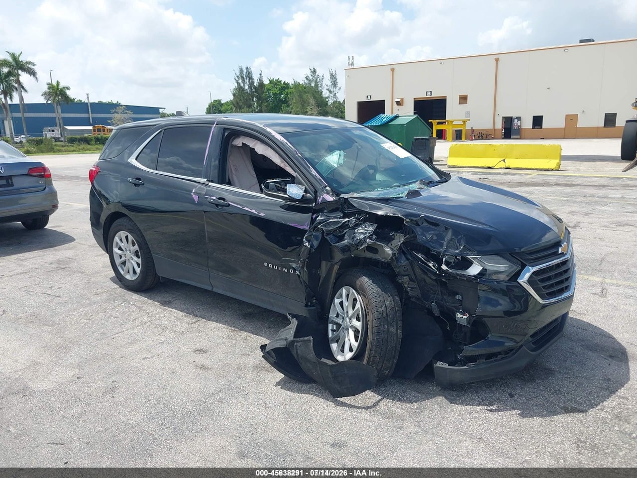 2GNAXJEV9J6****** · 2018 CHEVROLET EQUINOX LT