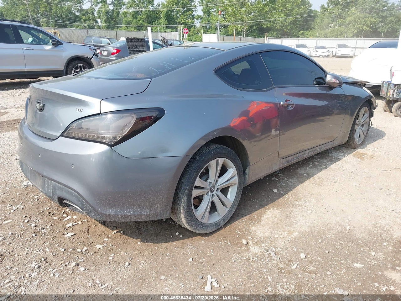2010 HYUNDAI GENESIS 3.8 GRAND TOURING · 4/11