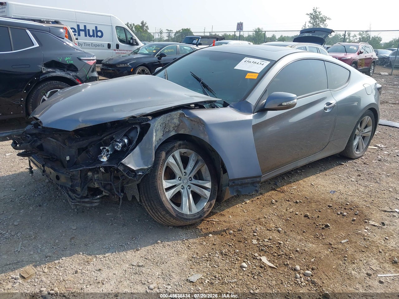 2010 HYUNDAI GENESIS 3.8 GRAND TOURING · 2/11