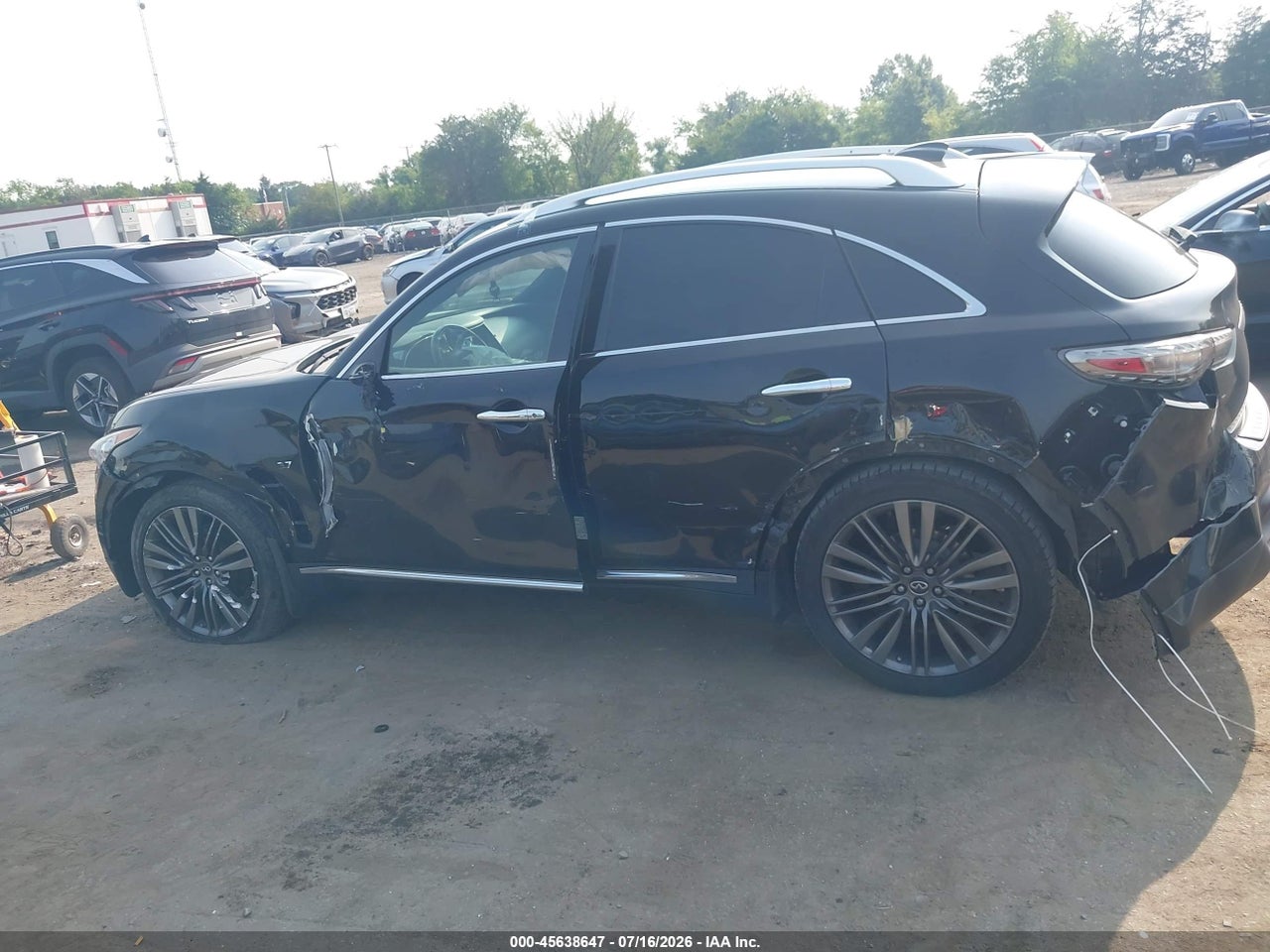 2017 INFINITI QX70 · 6/11