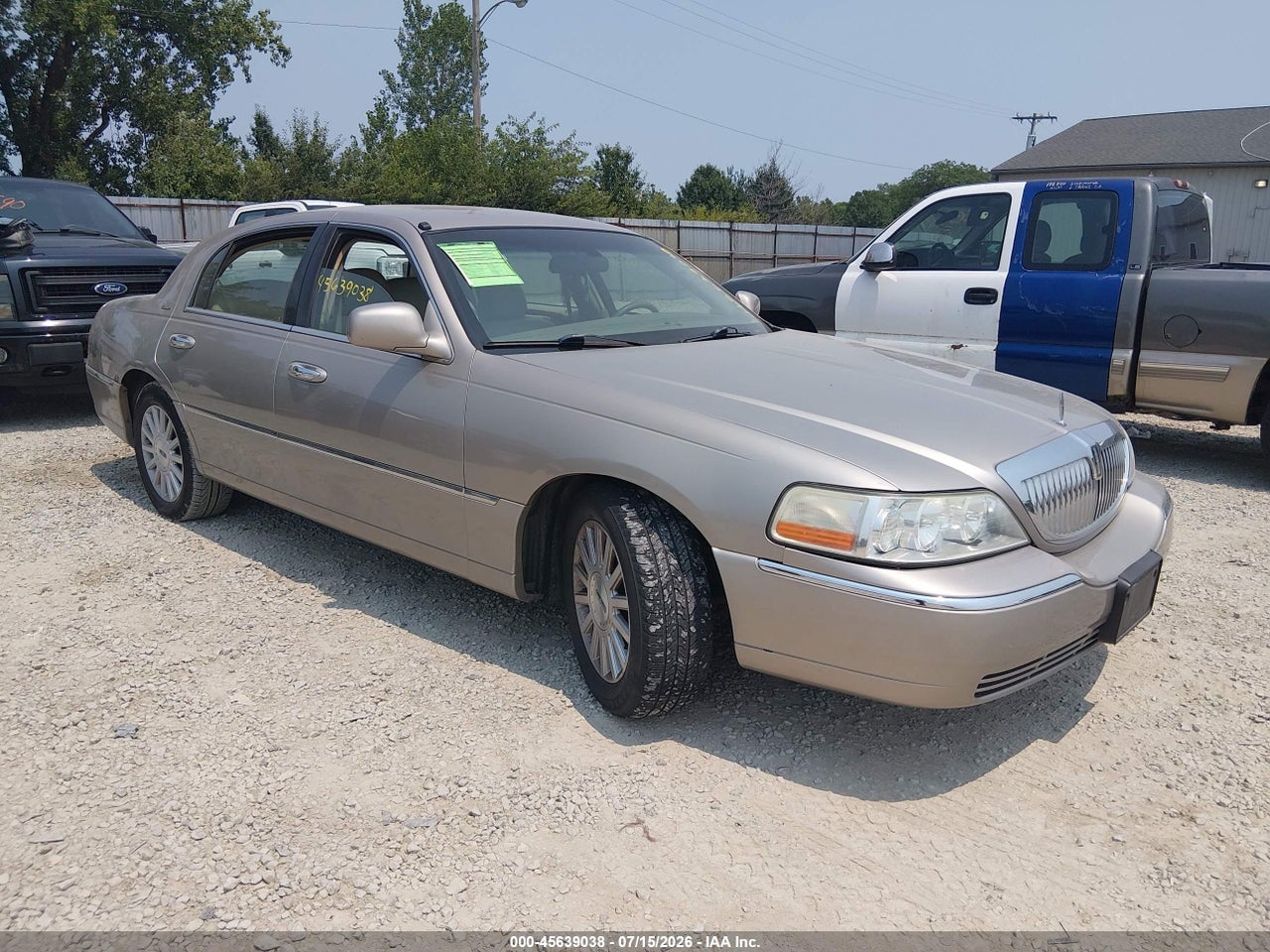 1LNHM81W43Y****** · 2003 LINCOLN TOWN CAR EXECUTIVE