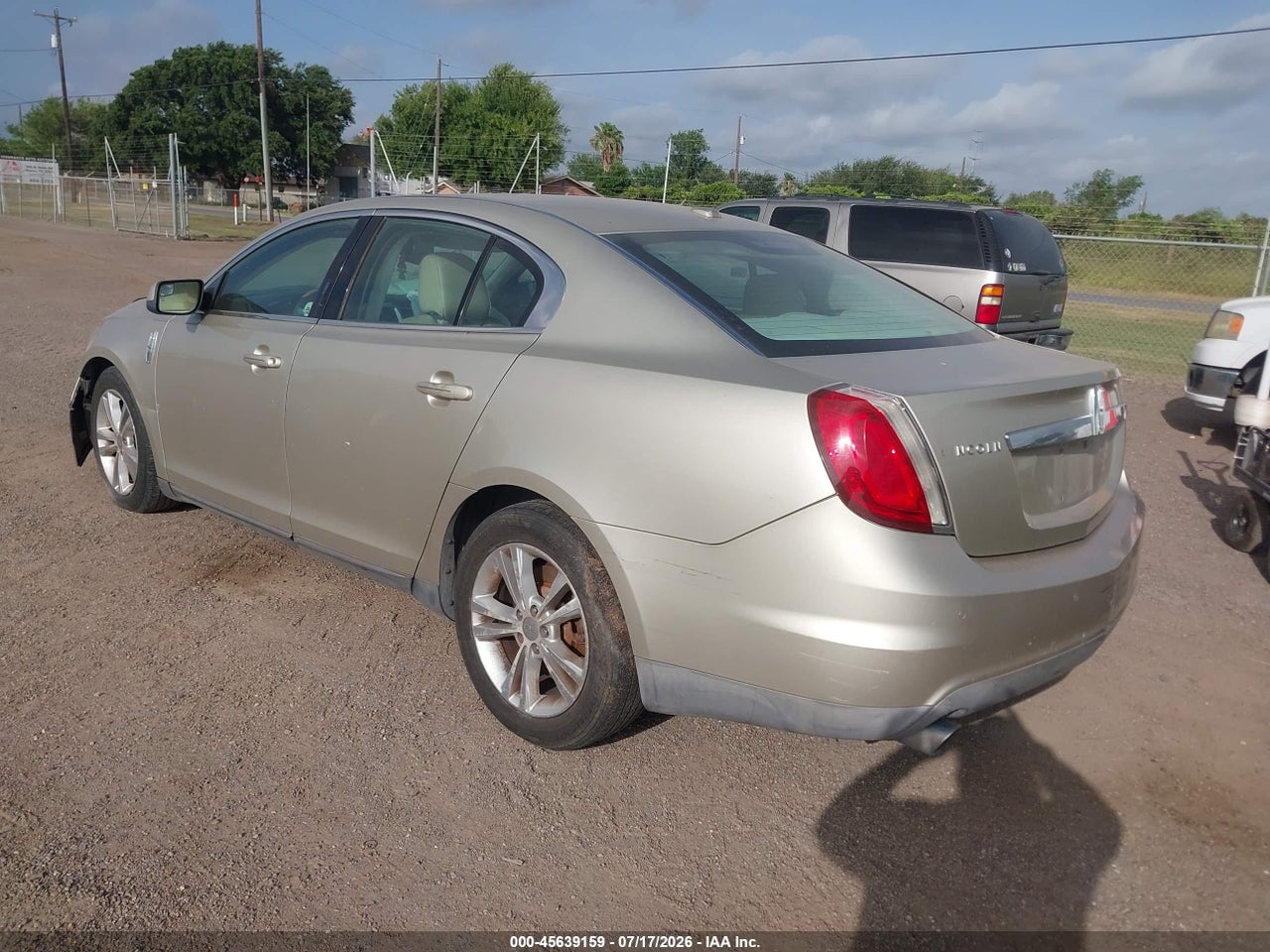 2011 LINCOLN MKS · 3/11