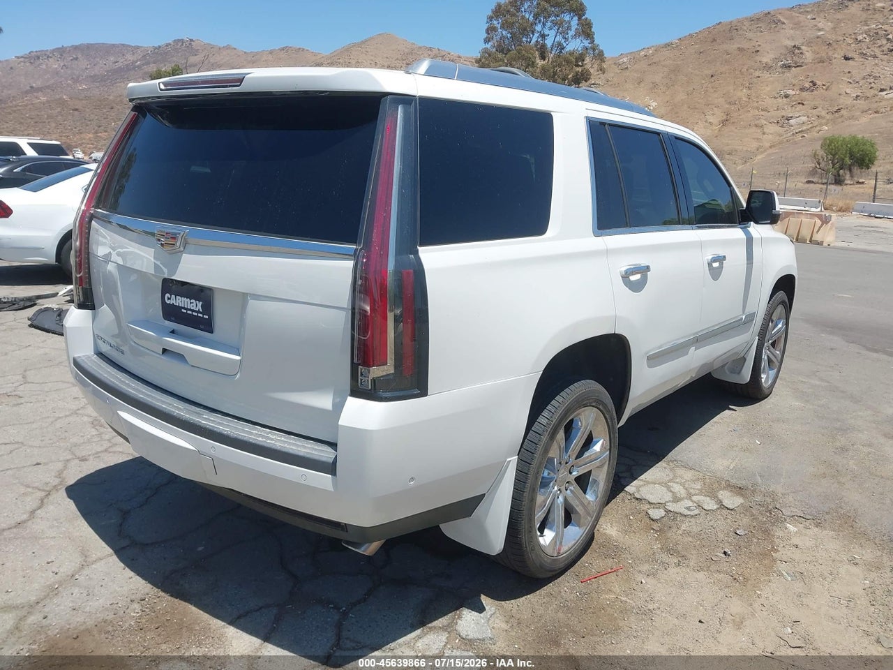2017 CADILLAC ESCALADE LUXURY · 4/11
