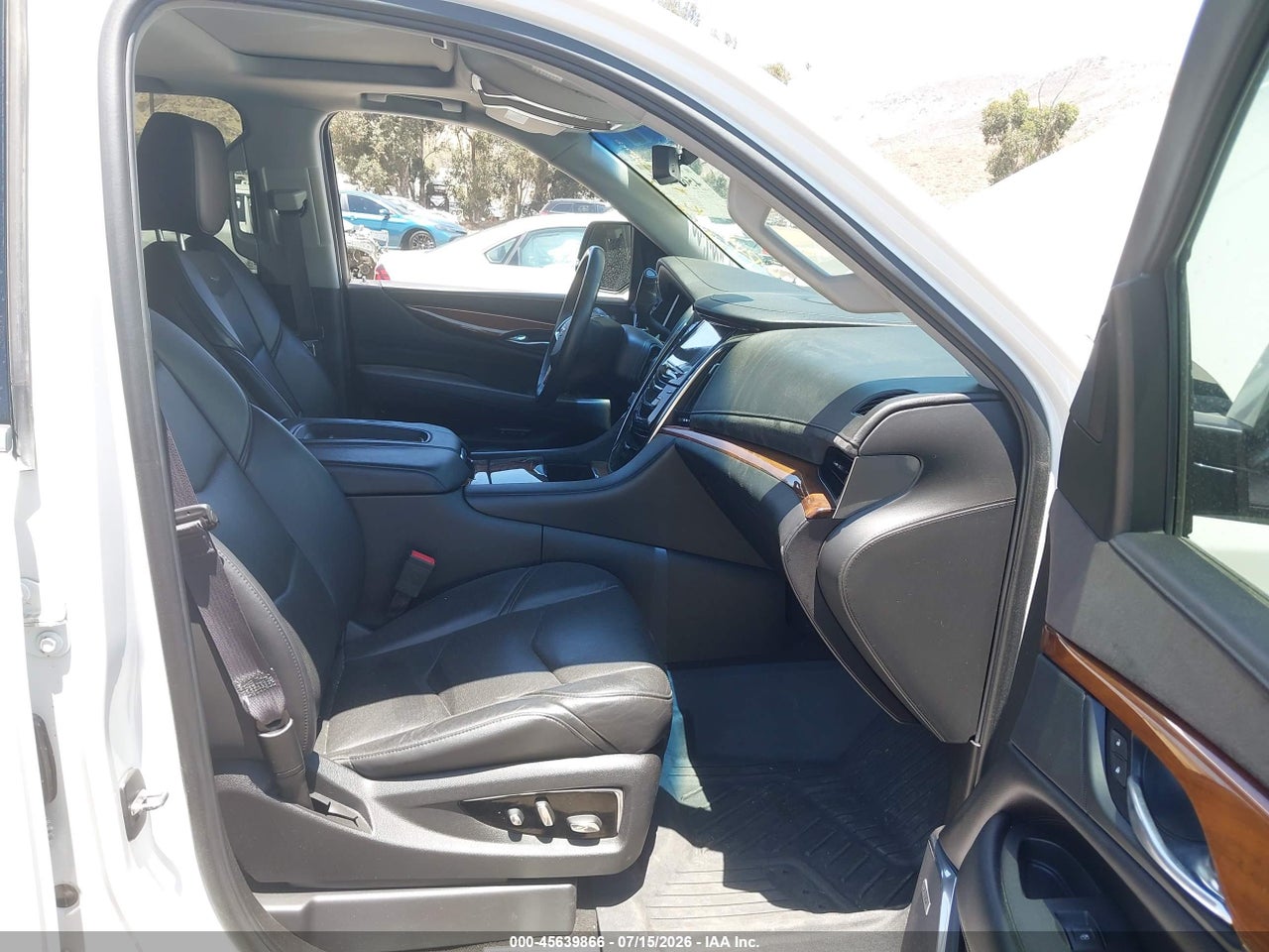 2017 CADILLAC ESCALADE LUXURY · 5/11