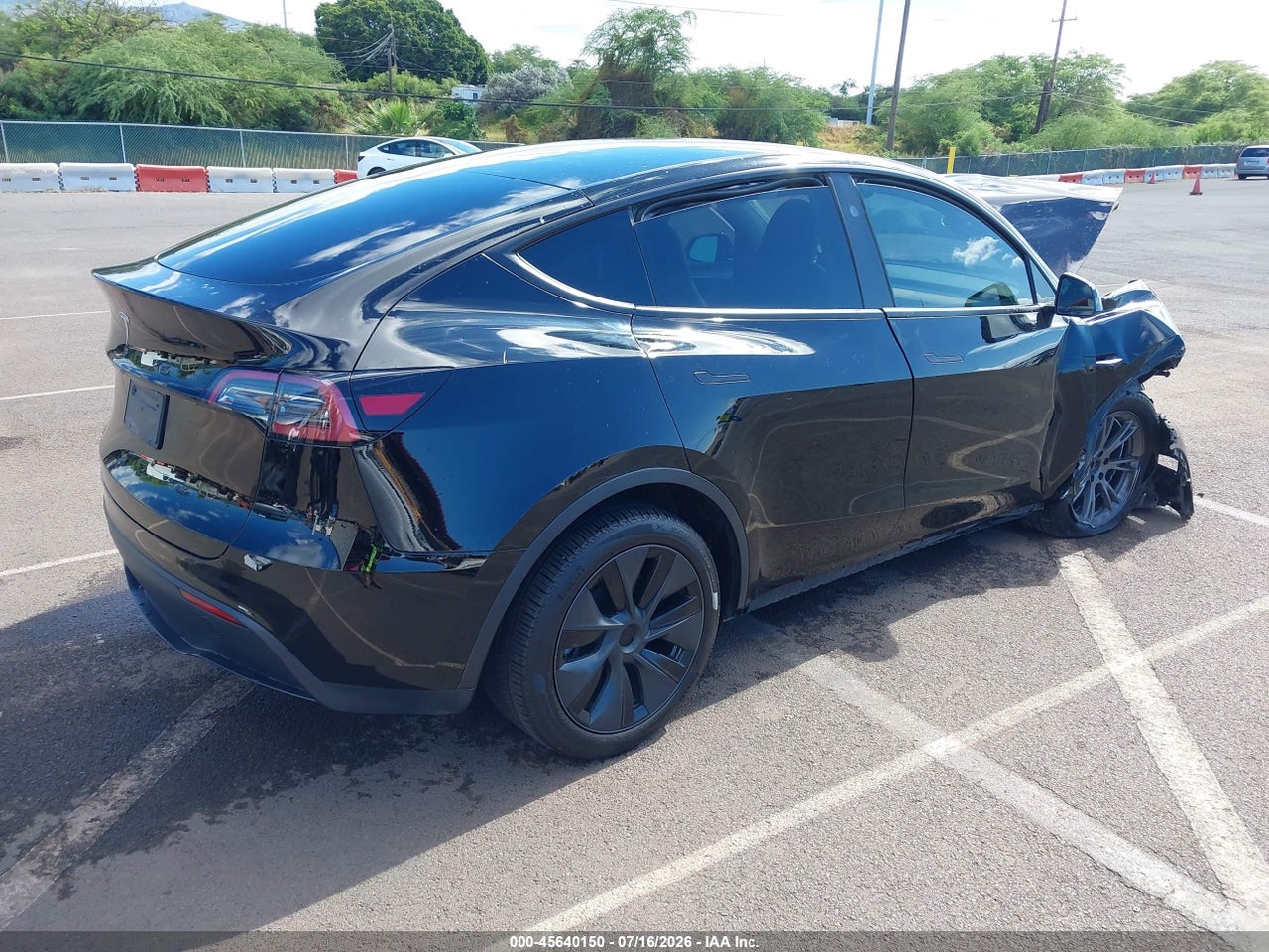 2024 TESLA MODEL Y LONG RANGE SINGLE MOTOR REAR-WHEEL DRIVE/RWD · 4/10