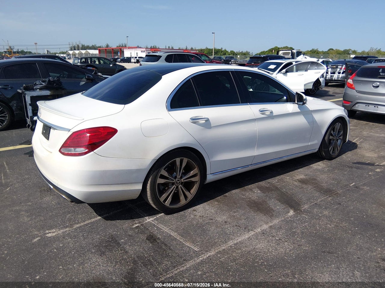 2018 MERCEDES-BENZ C 300   · 4/11