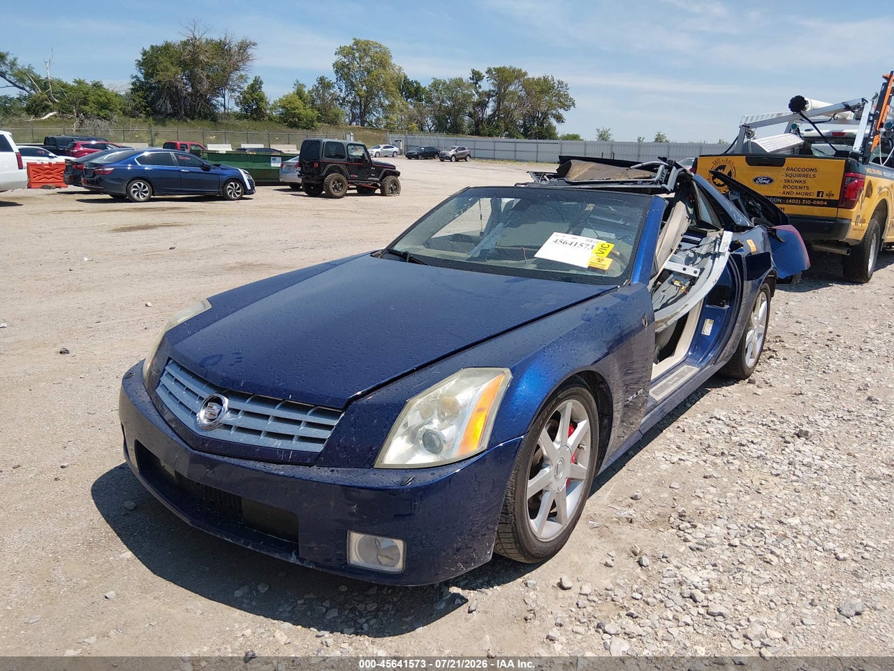 2005 CADILLAC XLR   · 2/10