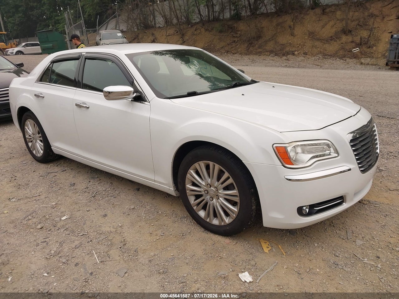 2C3CCAKT1DH****** · 2013 CHRYSLER 300C AWD
