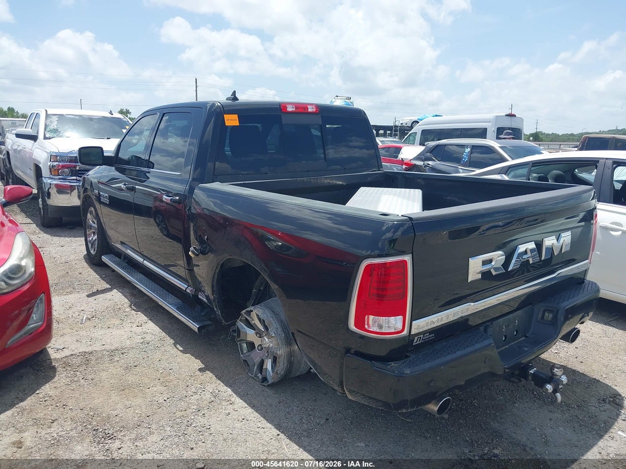 2017 RAM 1500 LIMITED  4X4 5'7 BOX · 3/10