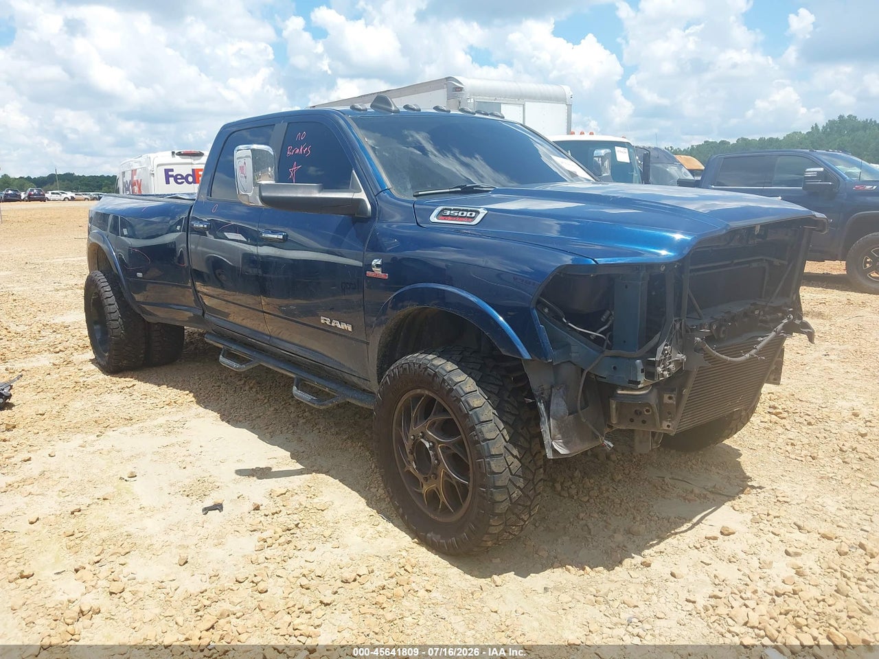 3C63RRJL8KG****** · 2019 RAM 3500 LARAMIE  4X4 8' BOX