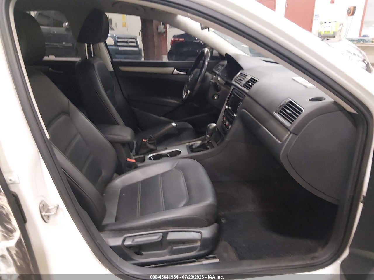 2015 VOLKSWAGEN PASSAT 2.0L TDI SE · 5/11