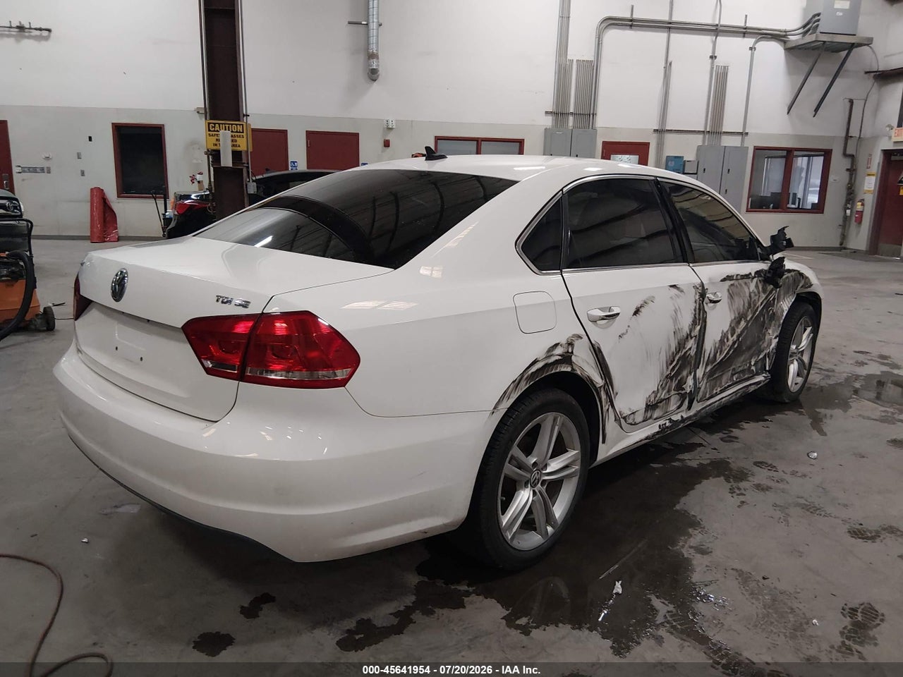 2015 VOLKSWAGEN PASSAT 2.0L TDI SE · 4/11