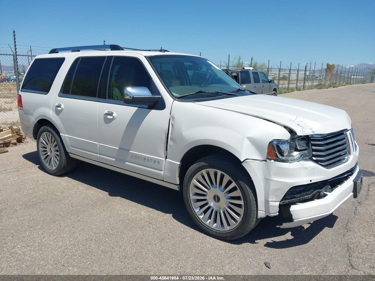 5LMJJ2HT3HE****** · 2017 LINCOLN NAVIGATOR SELECT